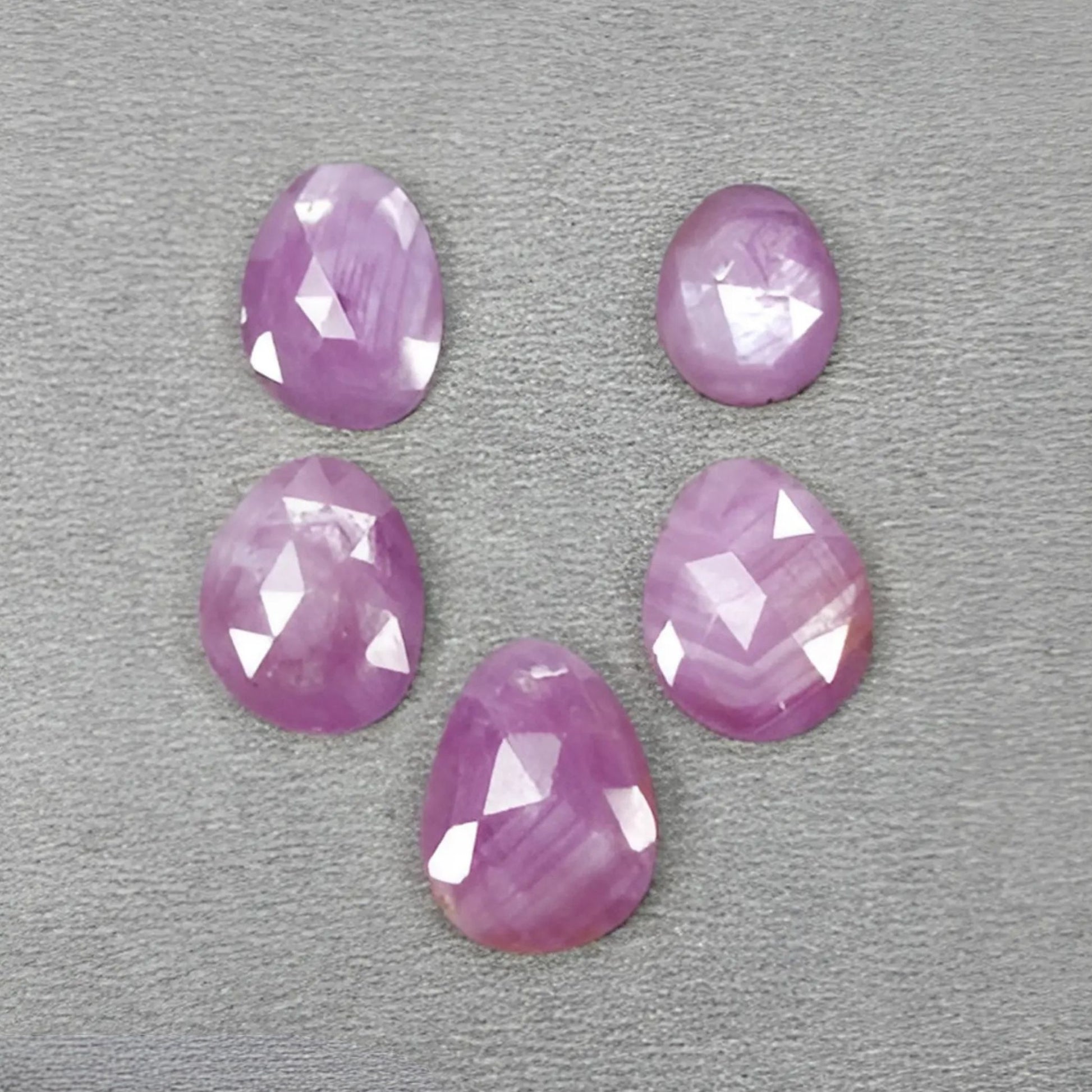 天然の未処理ルビー宝石