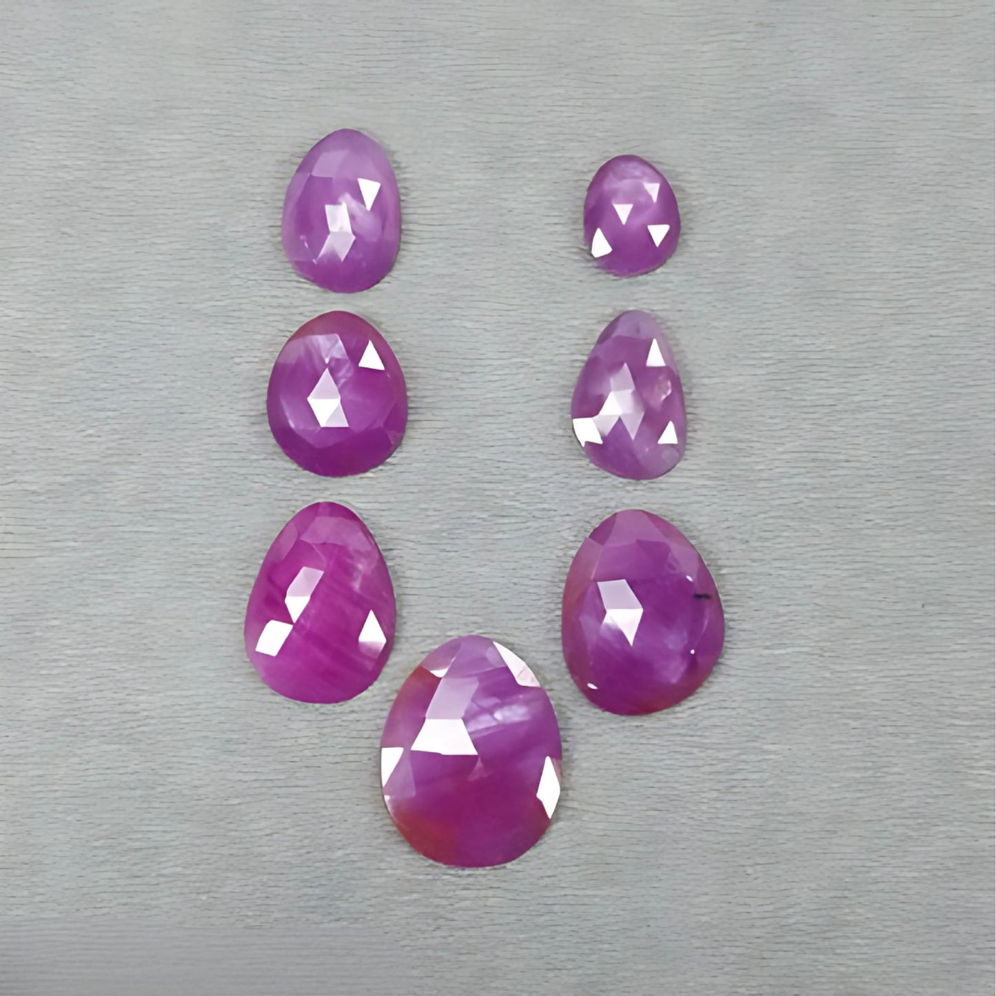 ローズカットの宝石