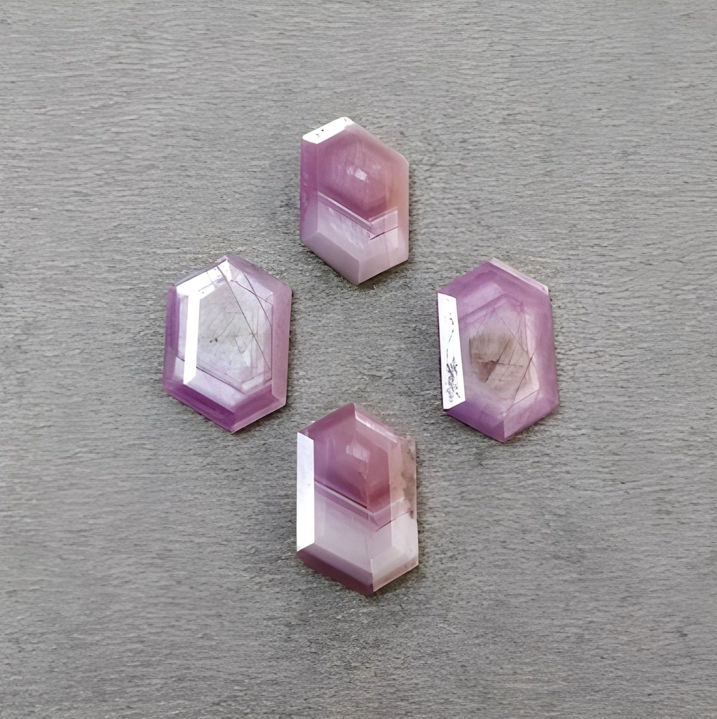 توت العليق، شكل سداسي مقطوع متعدد الأوجه