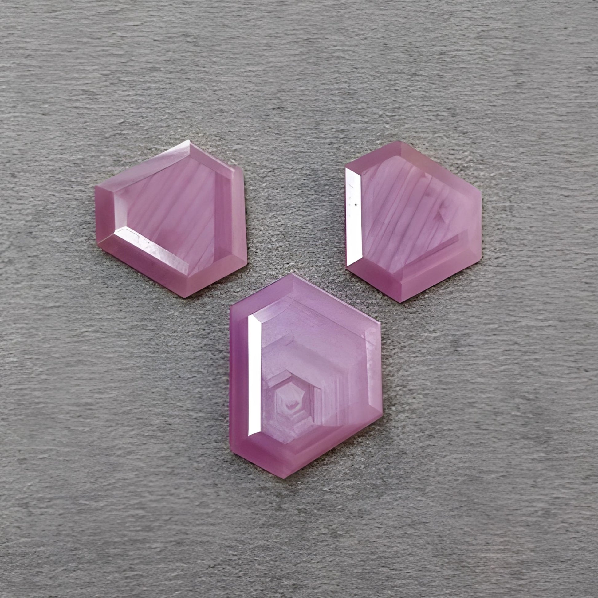 حجر الميلاد لشهر يوليو