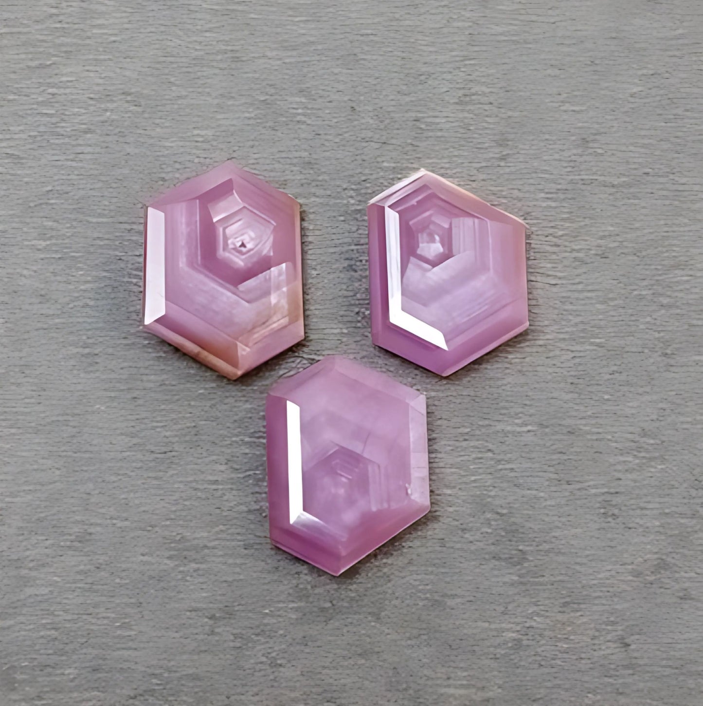 ラズベリールビー六角形ファセットカット