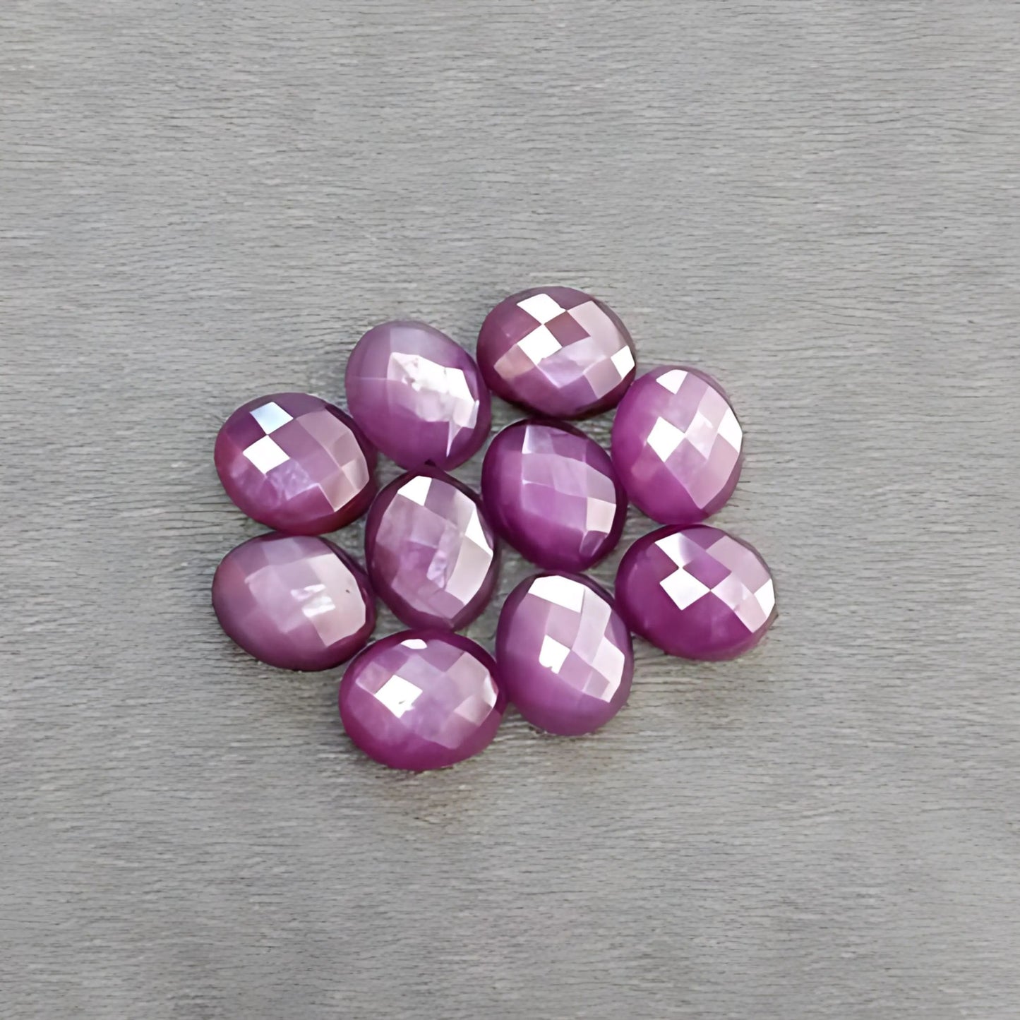 覆盆子红宝石椭圆形格子切割