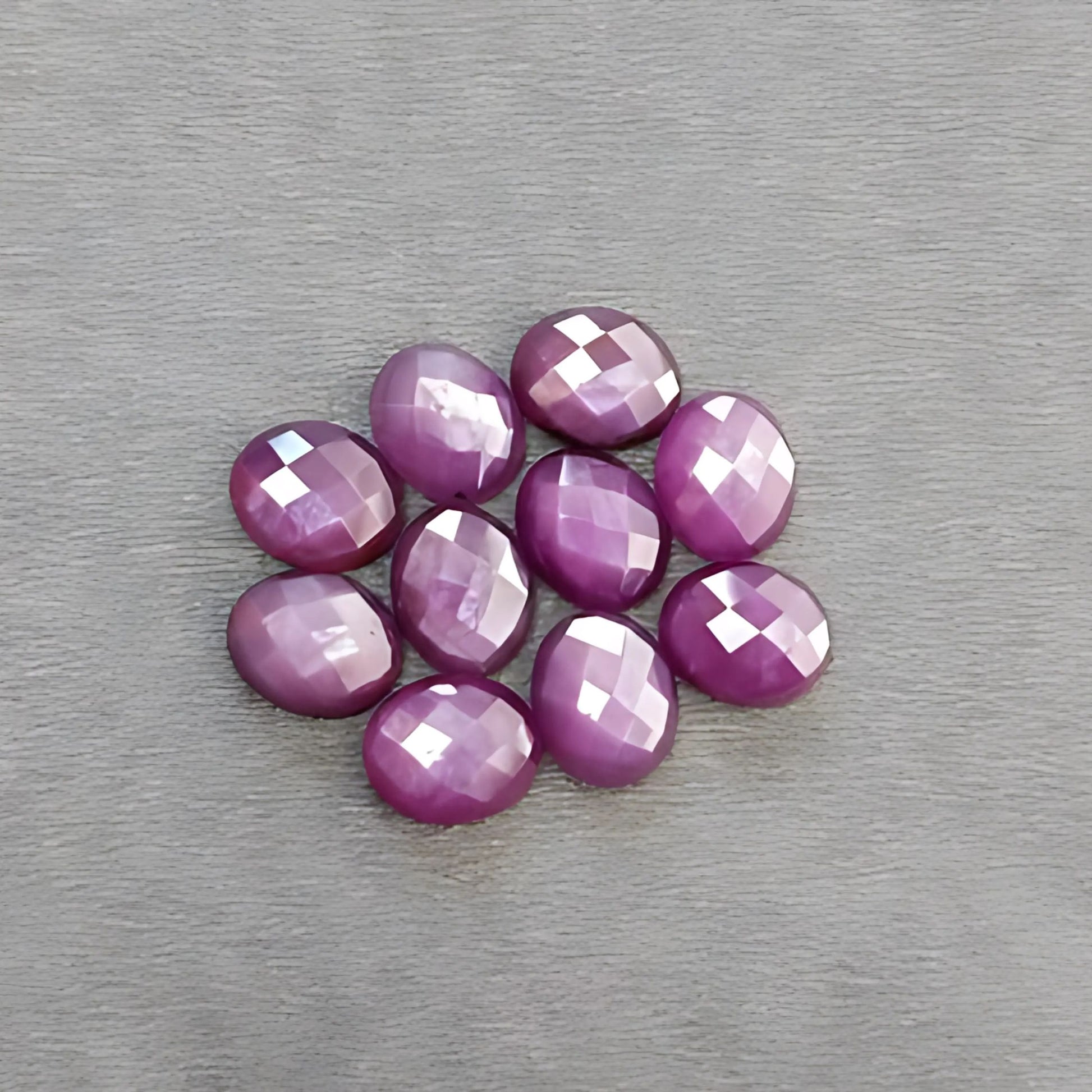 覆盆子红宝石椭圆形格子切割