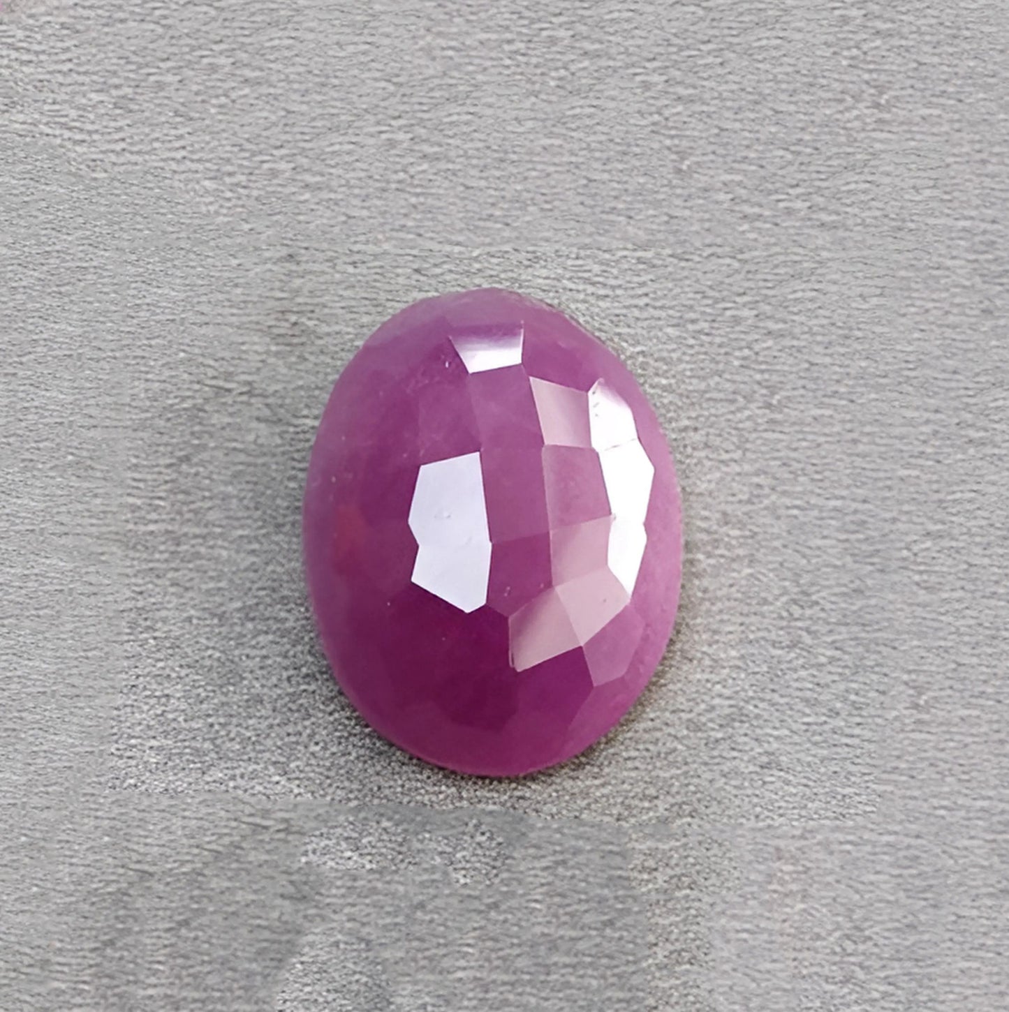 Himbeer-Rubin-Edelstein