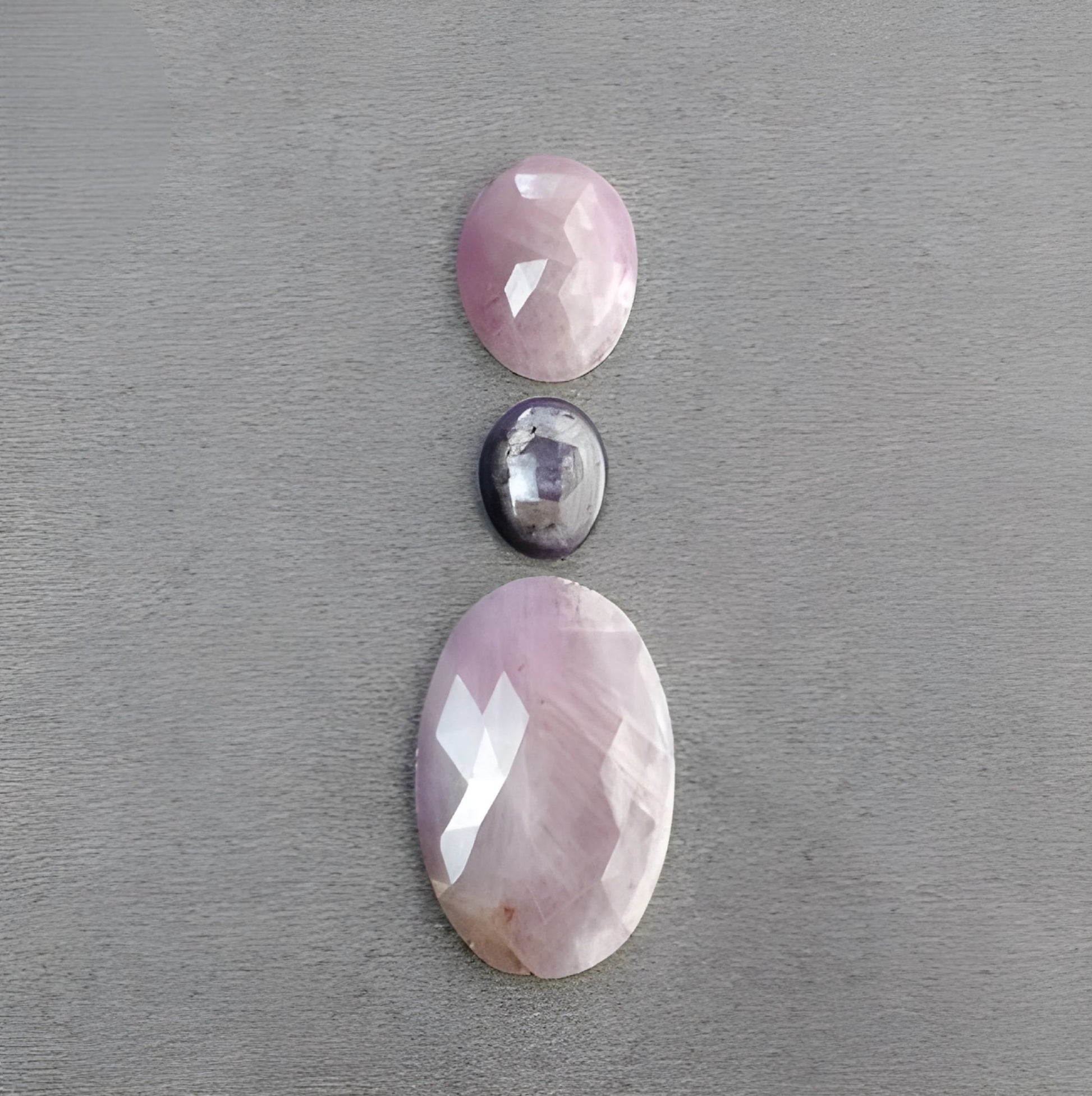 Ovaler rosa Saphir