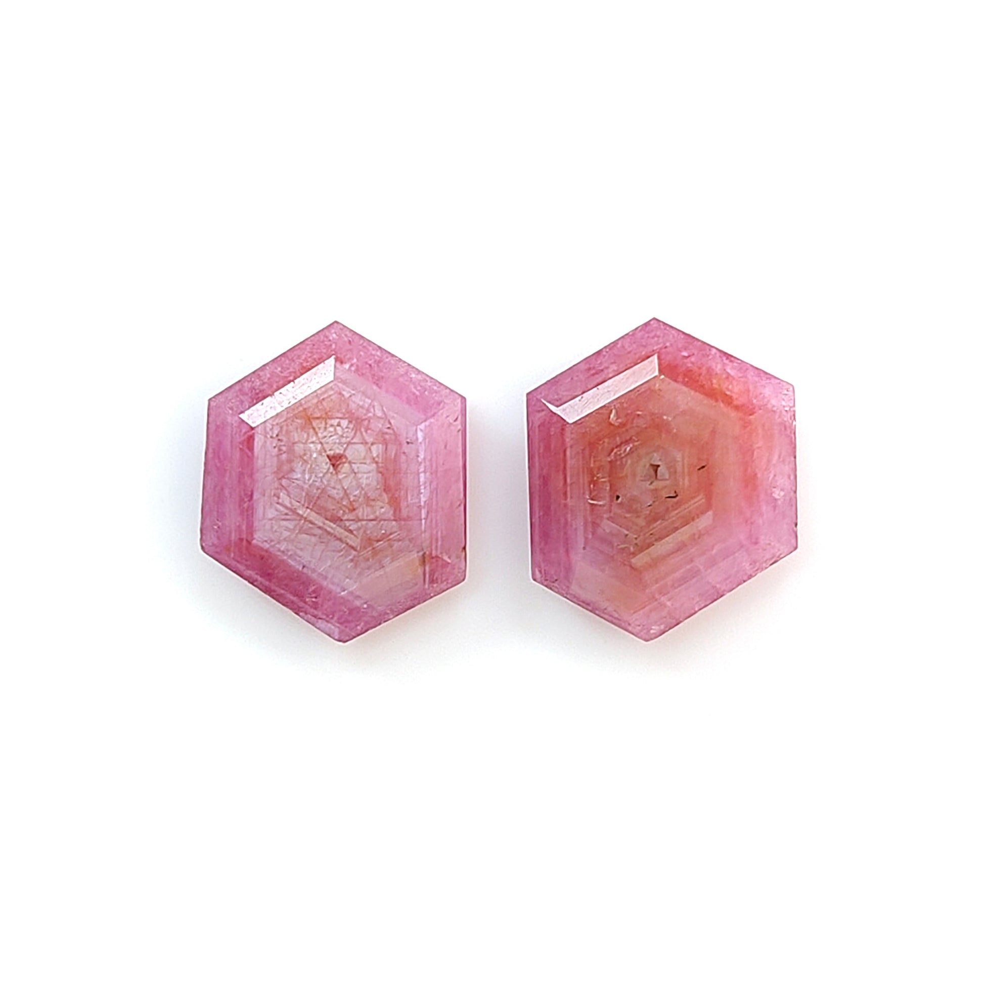 Sechseckiger rosa Saphir
