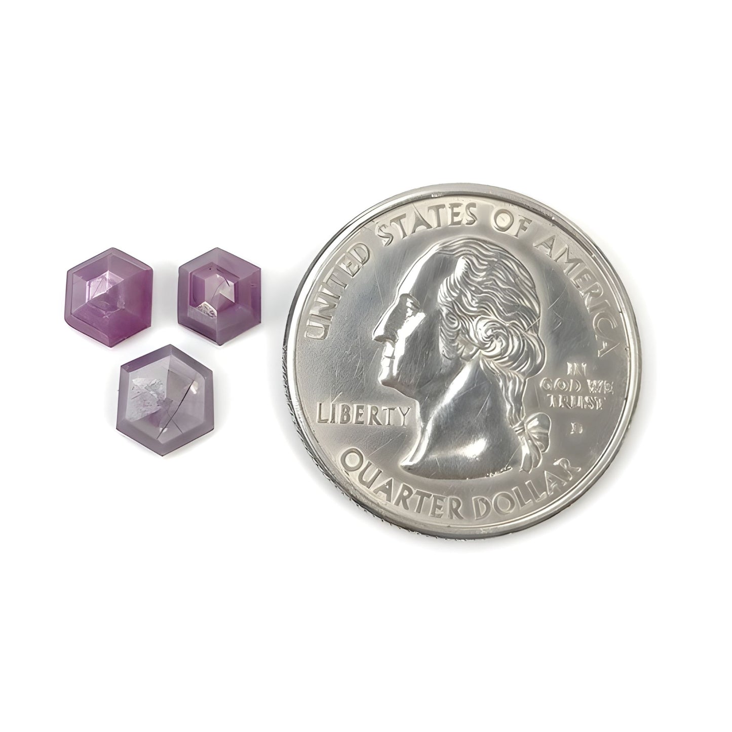 サファイアのファセットカットの宝石