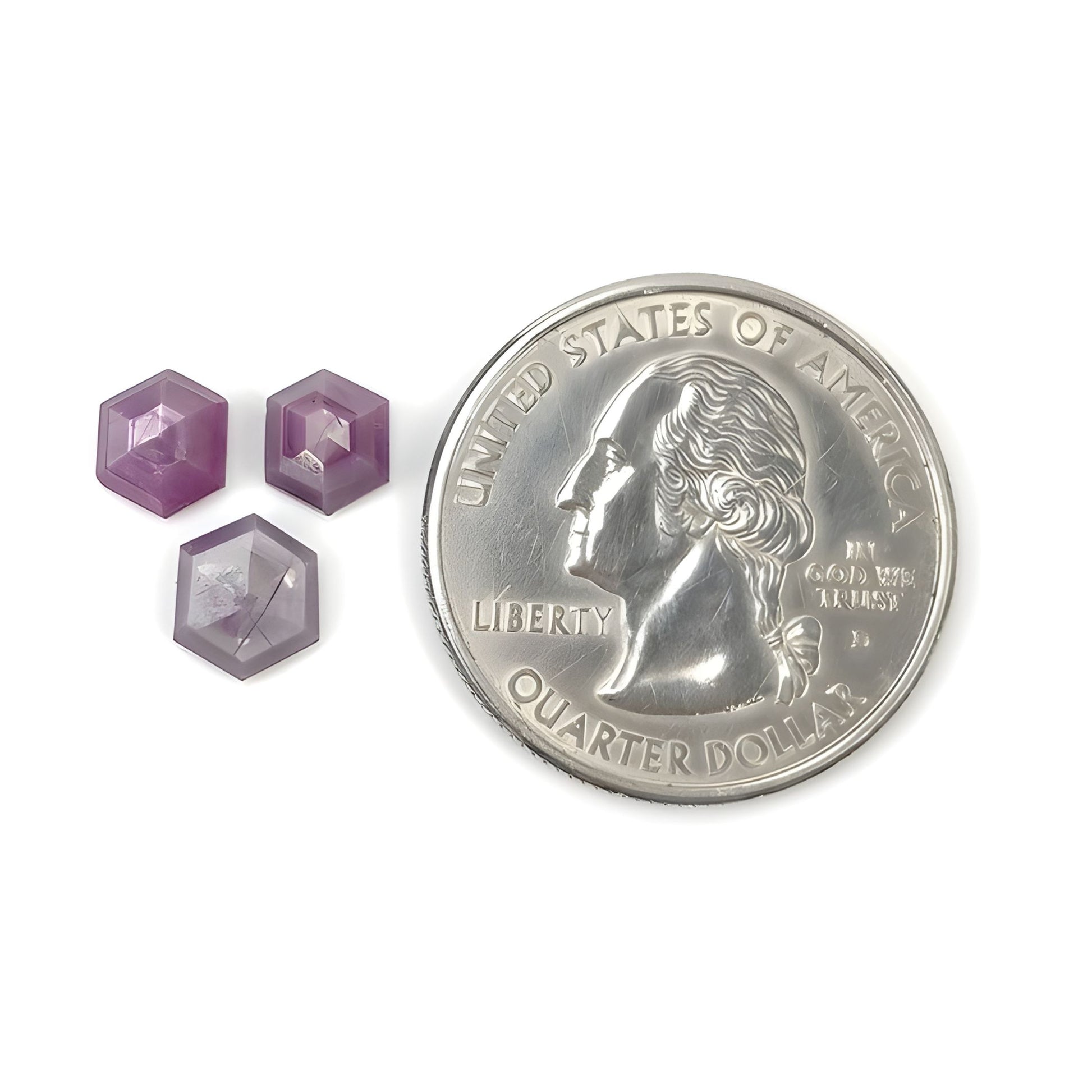 サファイアのファセットカットの宝石