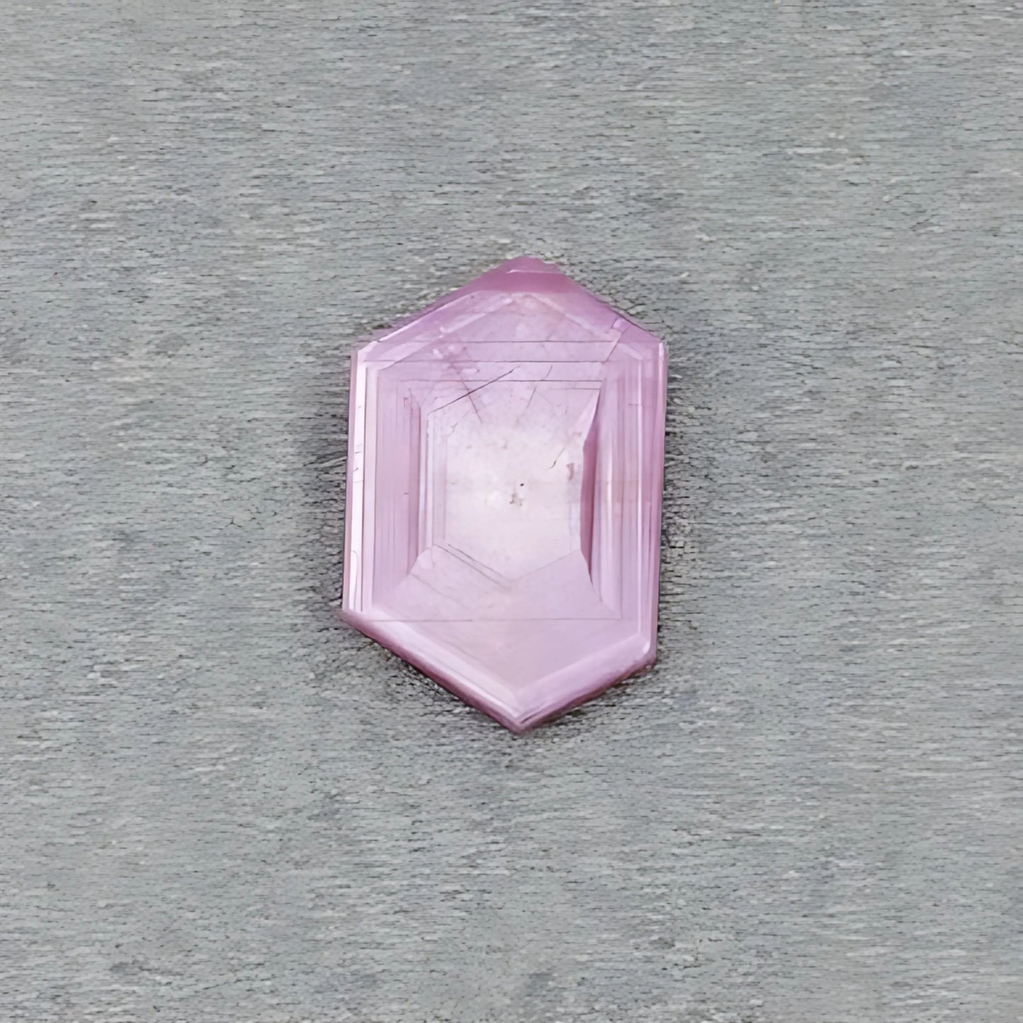 迷迭香红宝石特拉皮切六角平片