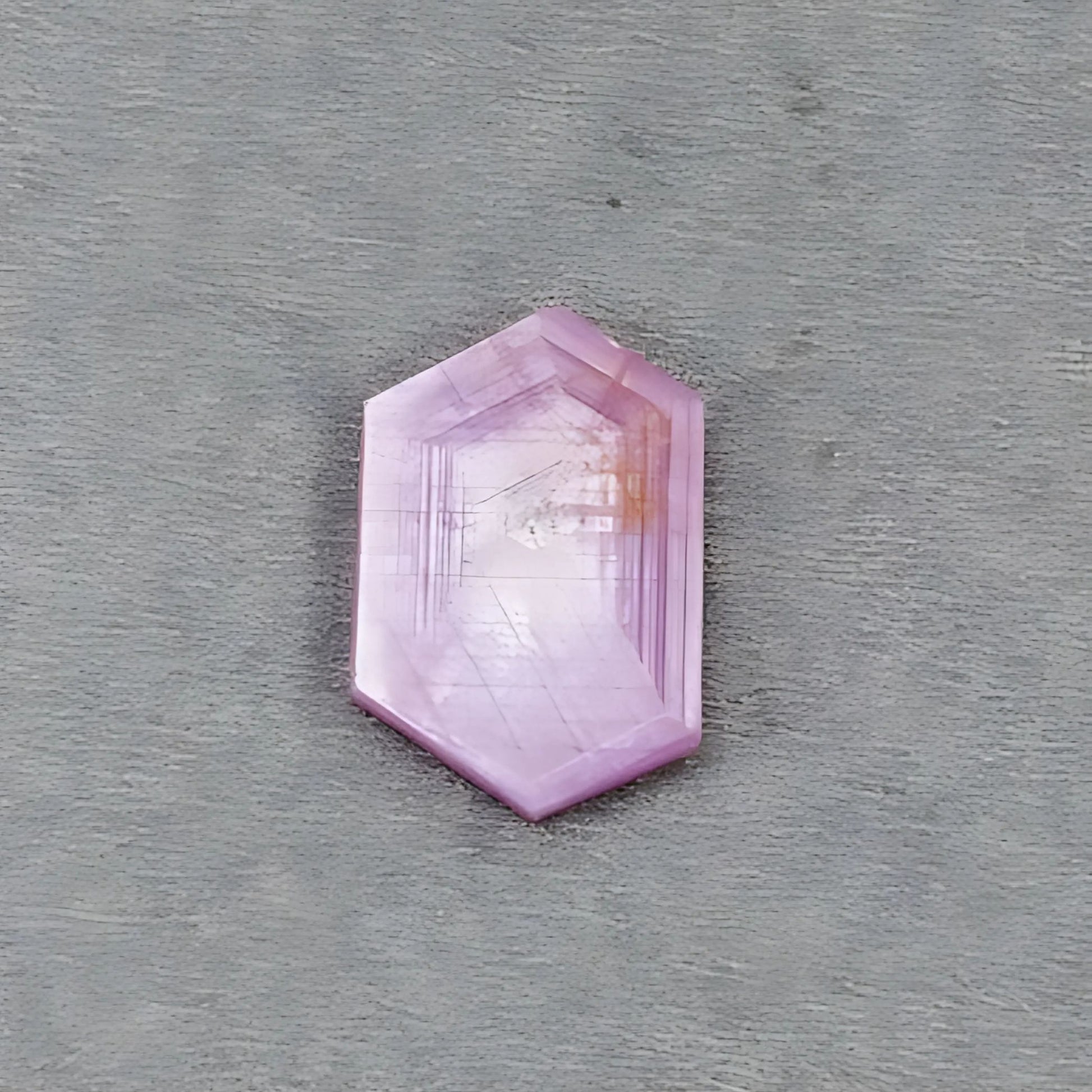 迷迭香粉蓝宝石六边形扁平片