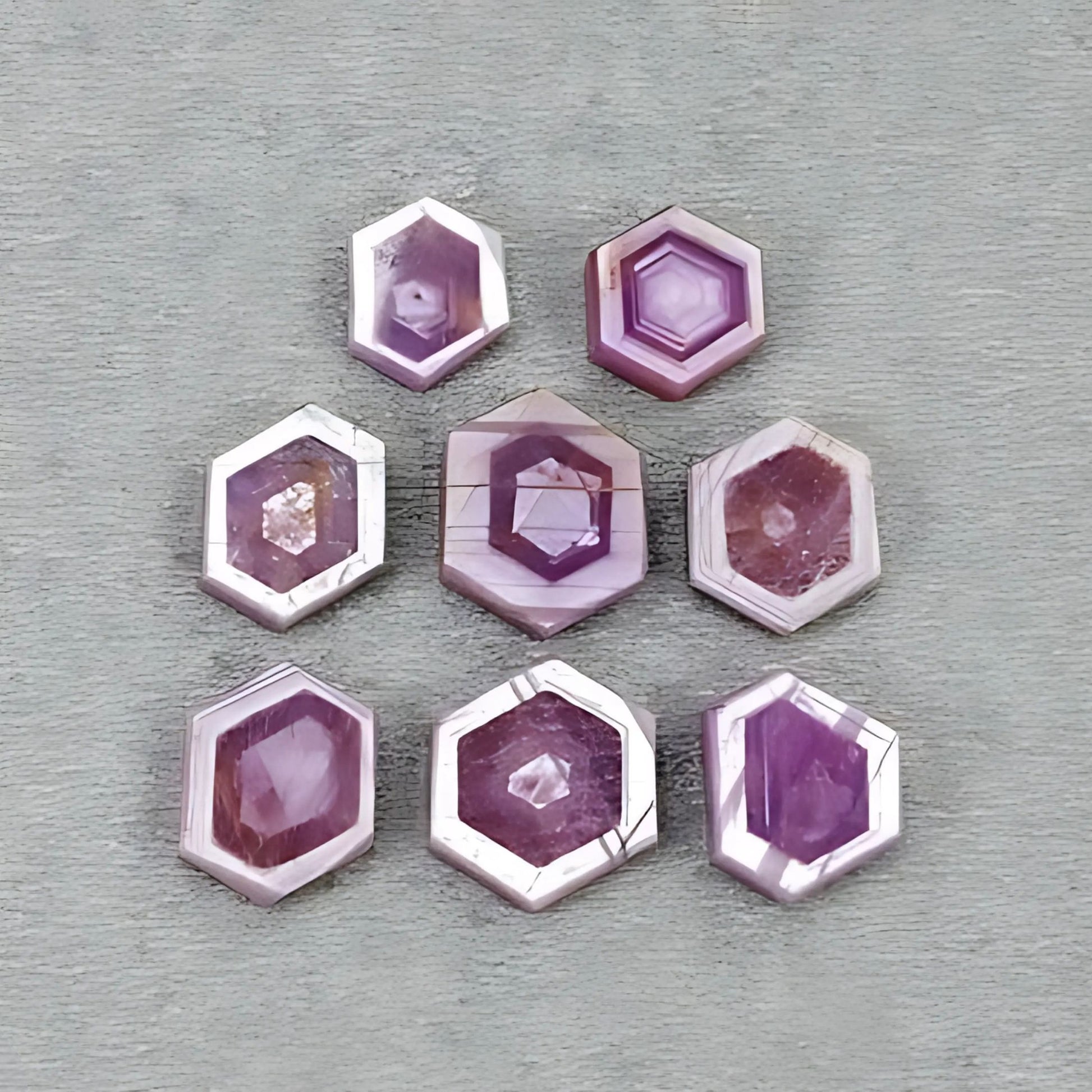 ローズマリールビー六角形の平らなスライス