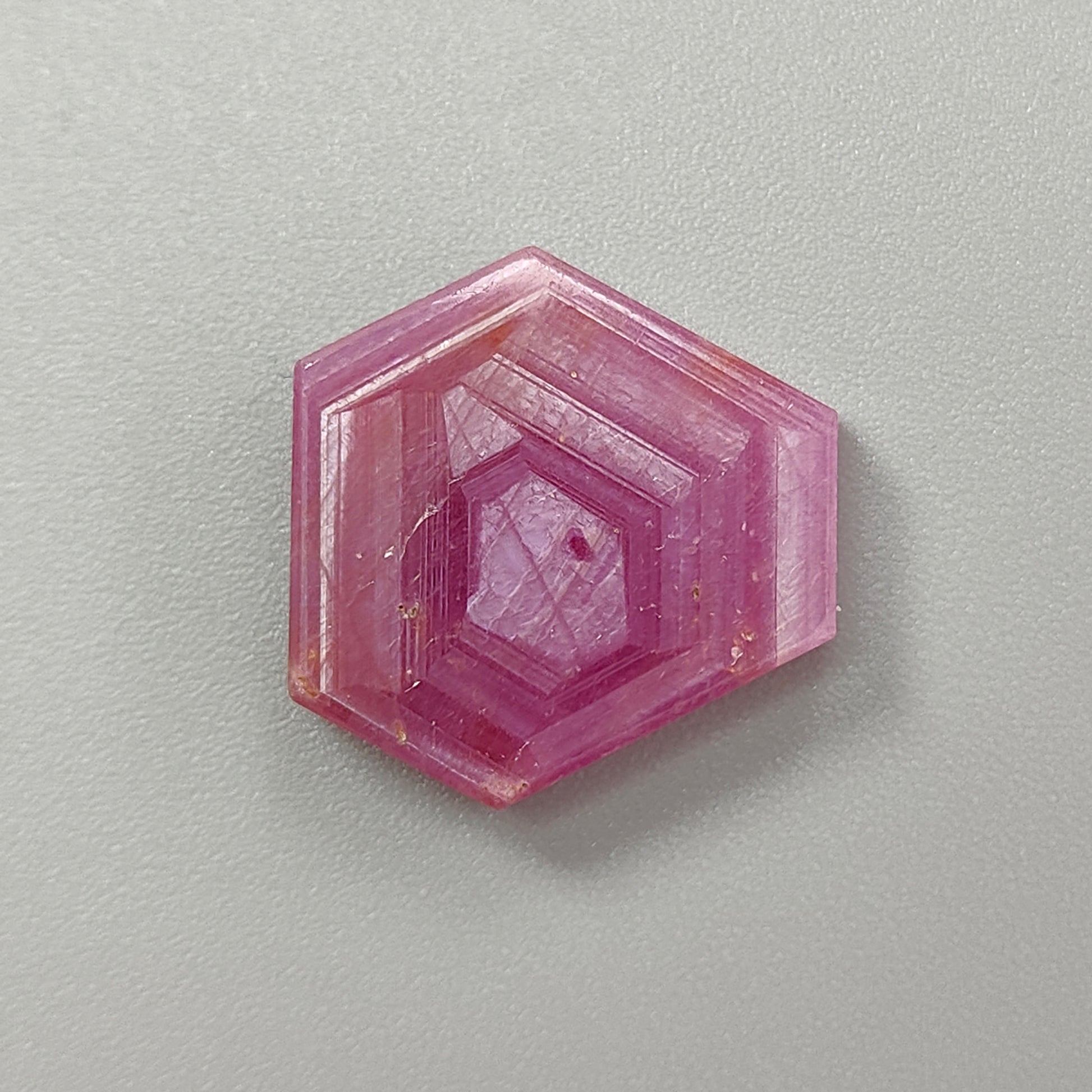 fette piatte di esagono di zaffiro rosa rosmarino