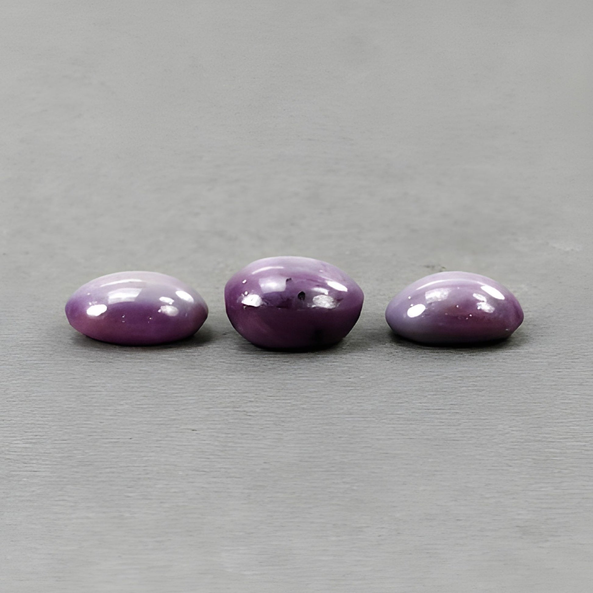 saphir étoilé, pierre précieuse naturelle