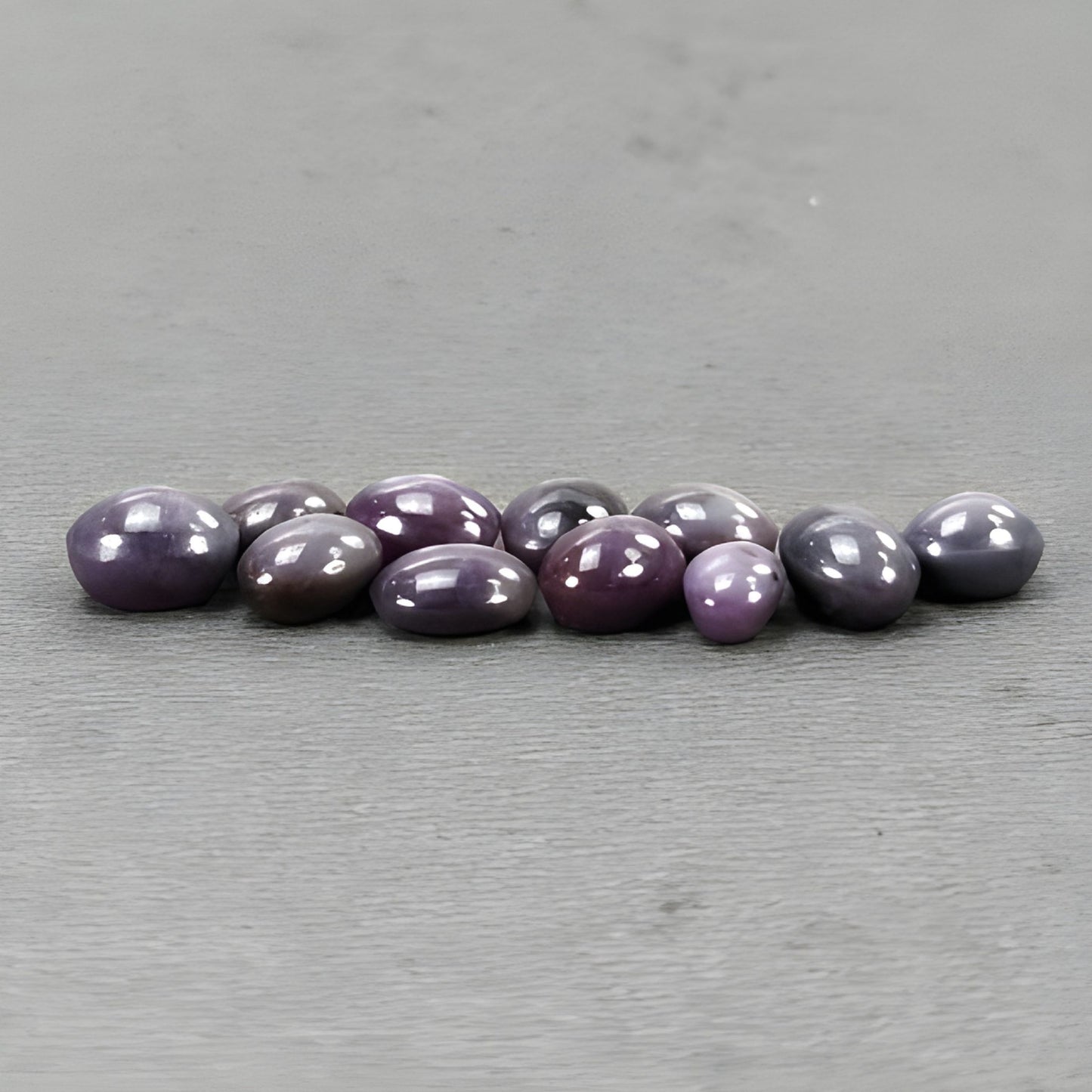 saphir étoilé, pierre précieuse naturelle non traitée