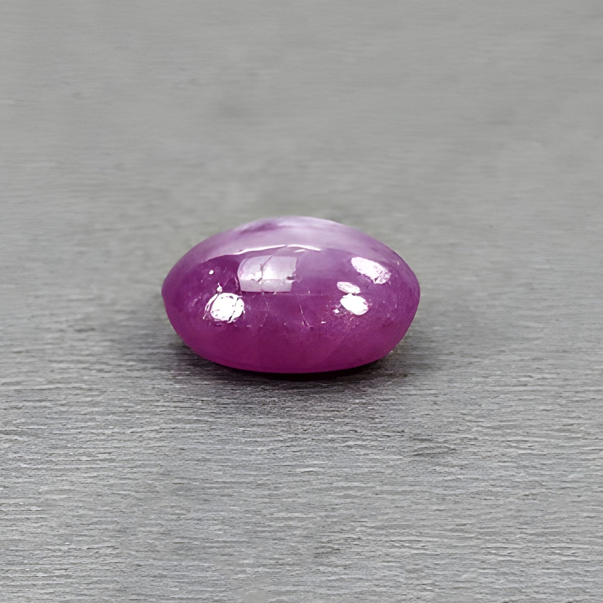 rubis étoilé pour la joaillerie