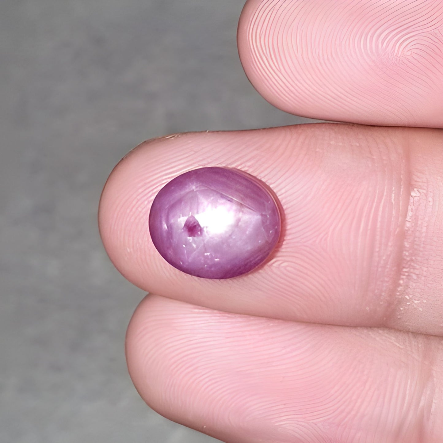 天然未処理の宝石スタールビー