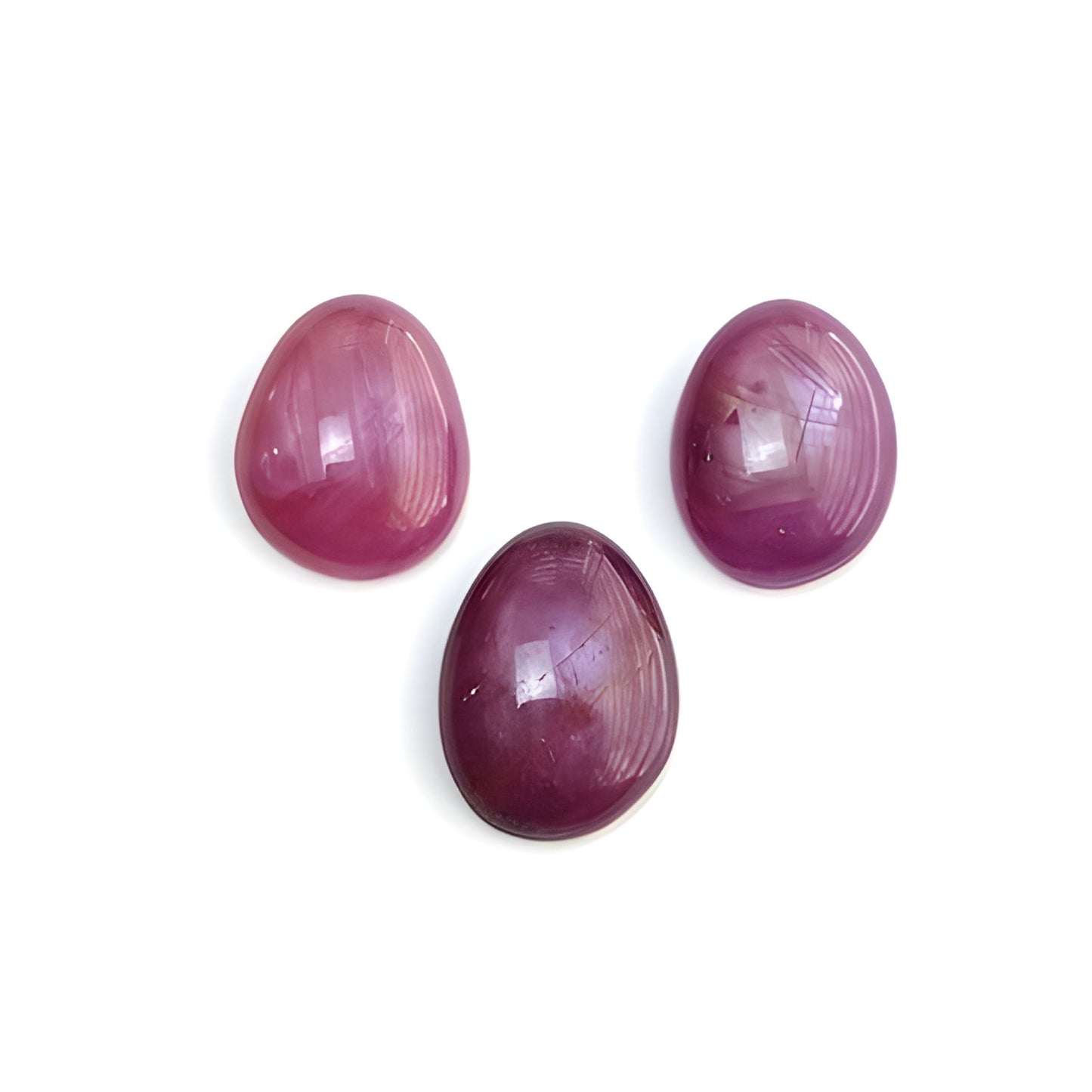 rubis étoilé, pierre précieuse naturelle non traitée