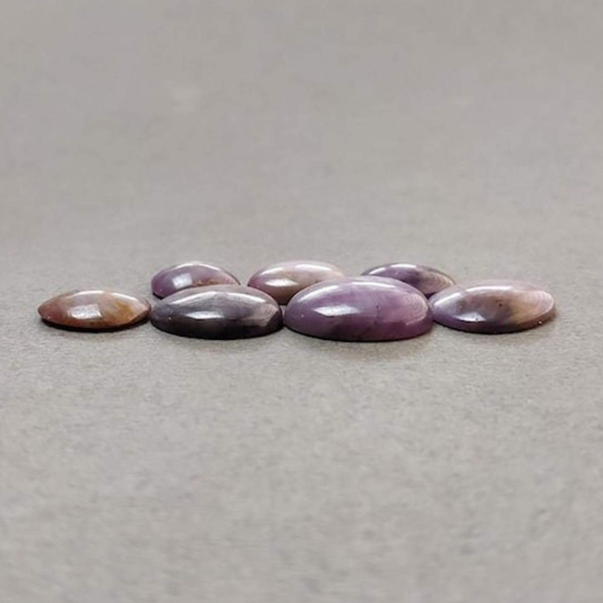 saphir étoilé pour la joaillerie