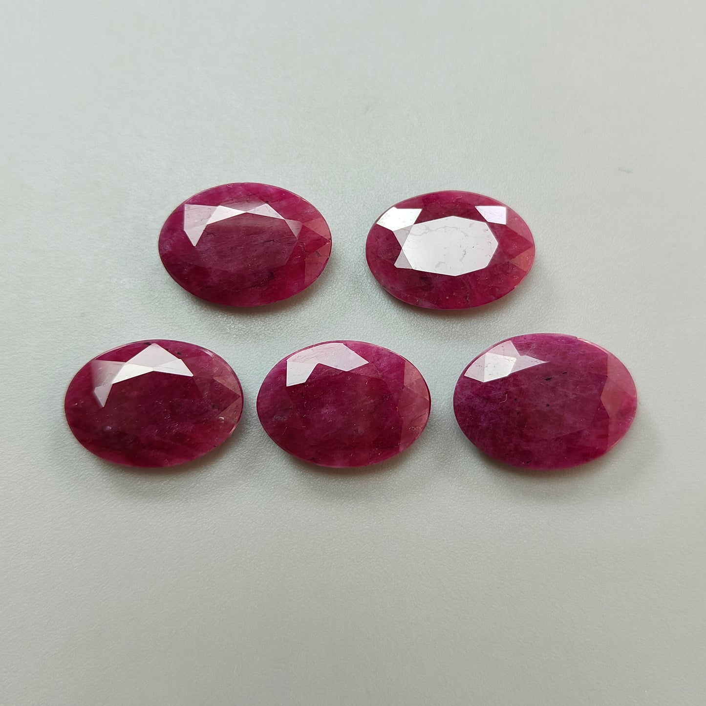 天然未经处理的宝石