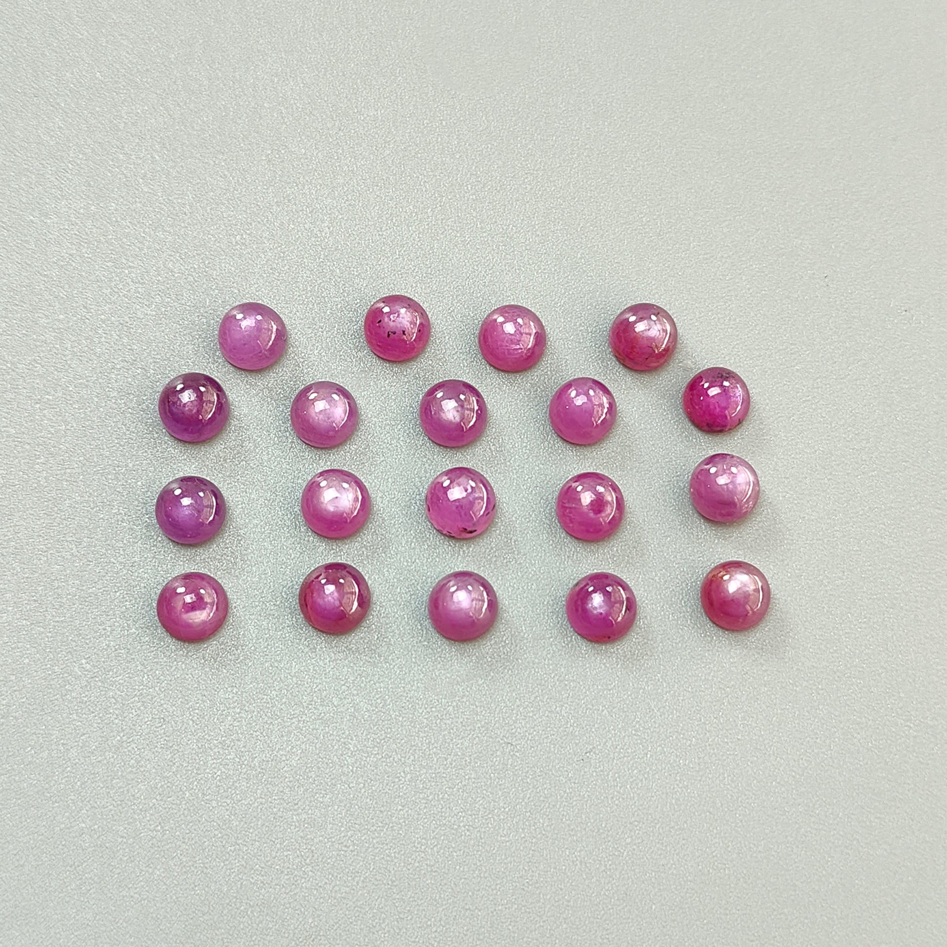 Cabochon rubis naturel