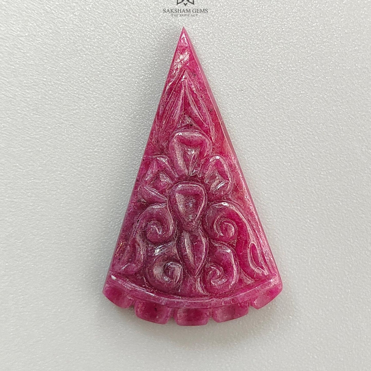 Ruby Gemstone Carving : 20.00cts Natural Untreated Unheated Red Ruby Hand Carved Triangle Shape 32.5*19.5mm 1pc