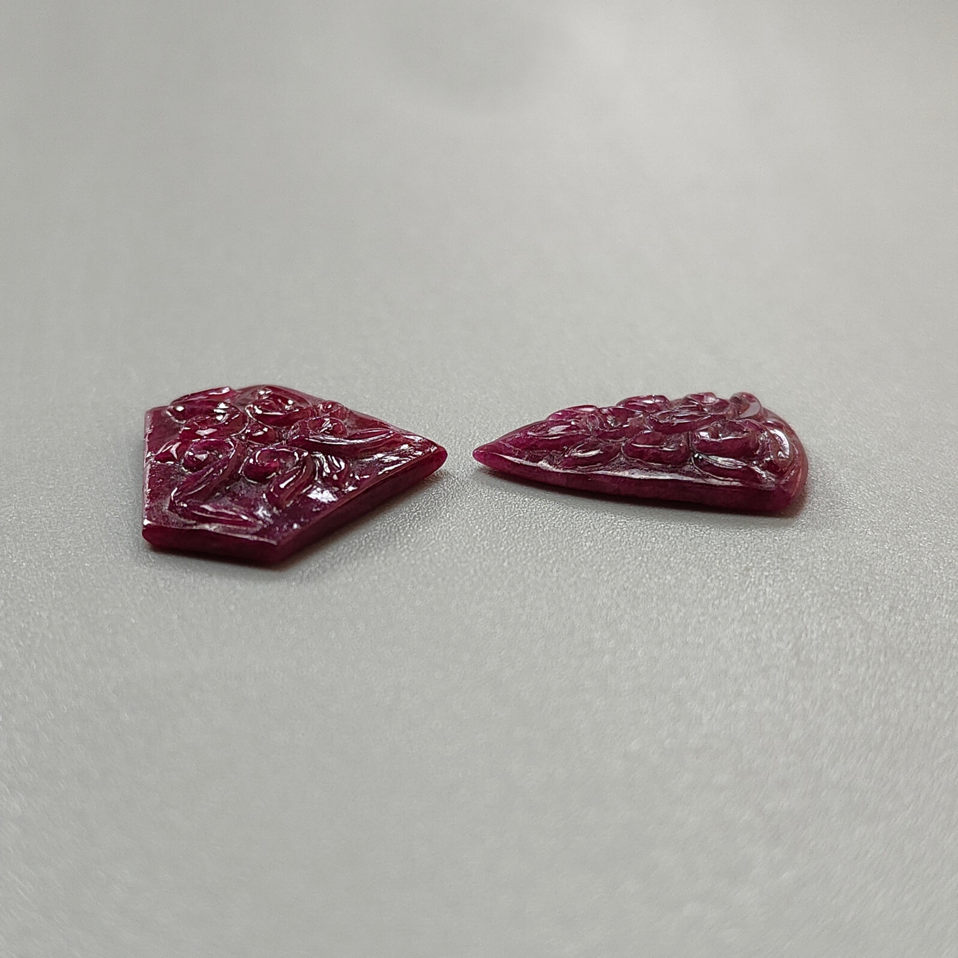 红宝石精美雕刻
