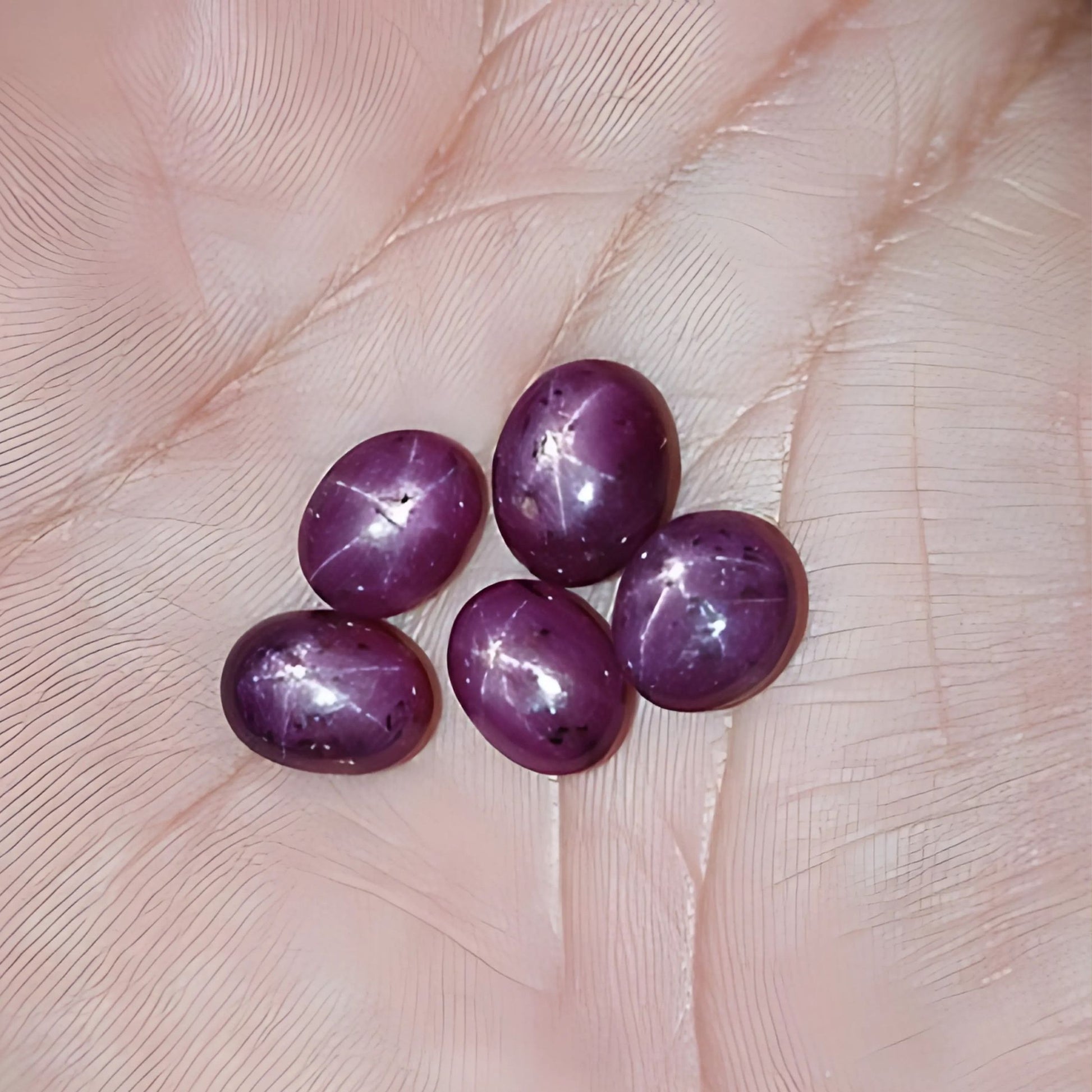Cabochon rubis étoilé