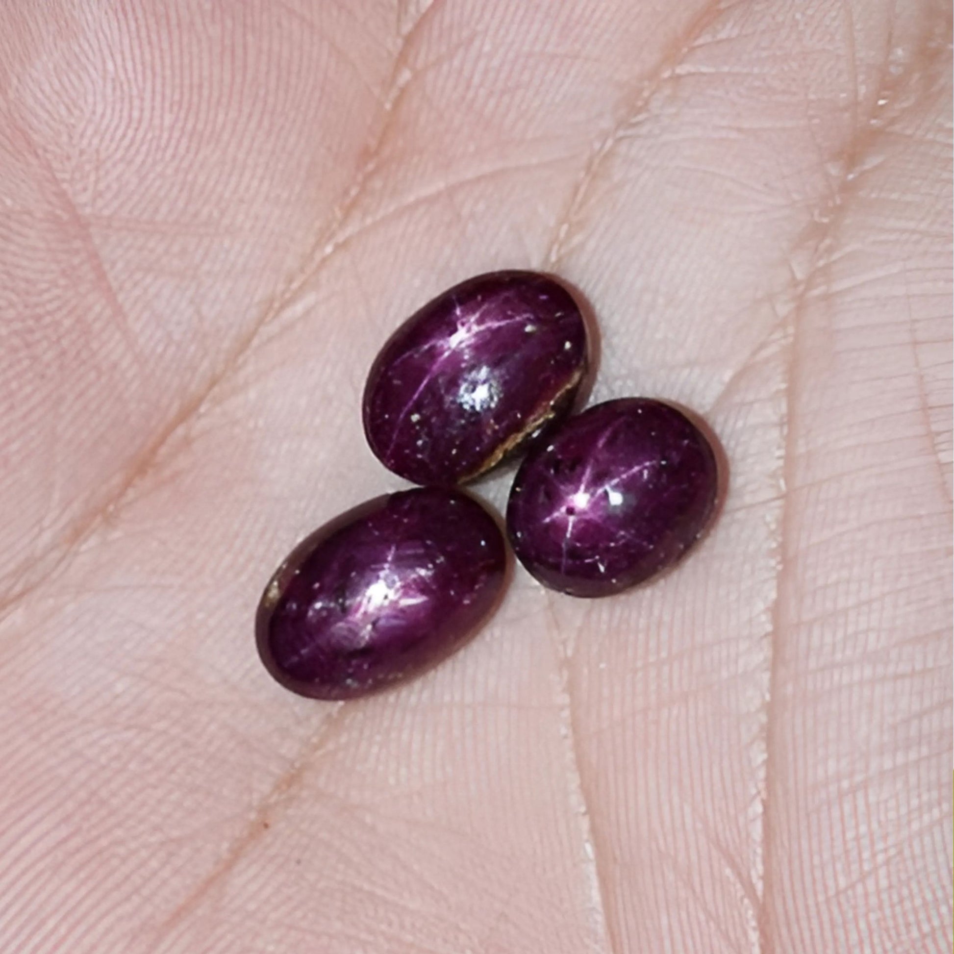 椭圆形星光红宝石