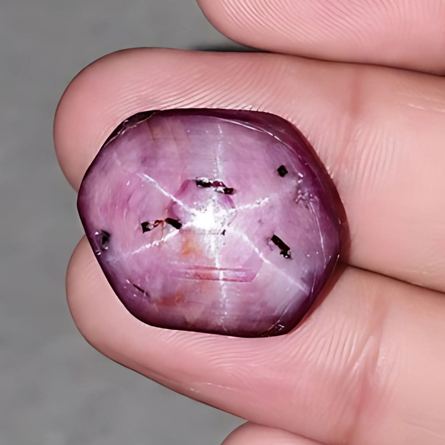 rubí estrella hexagonal