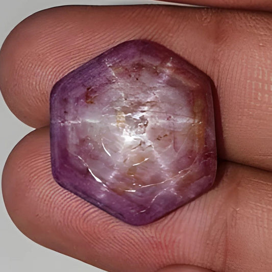 Sternrubin-Cabochon