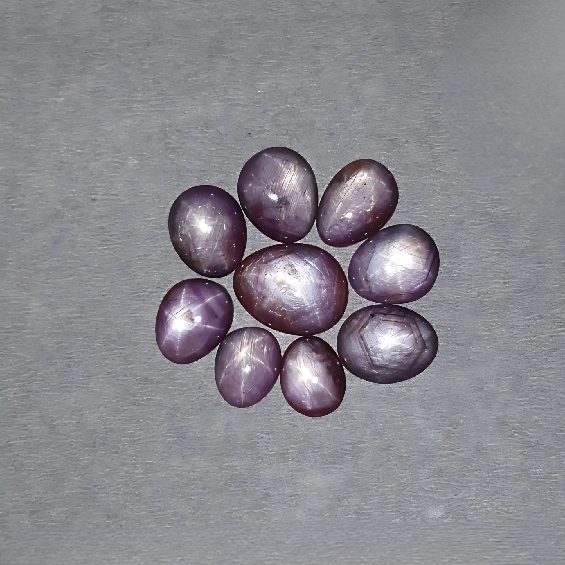 Cabochon rubis étoilé