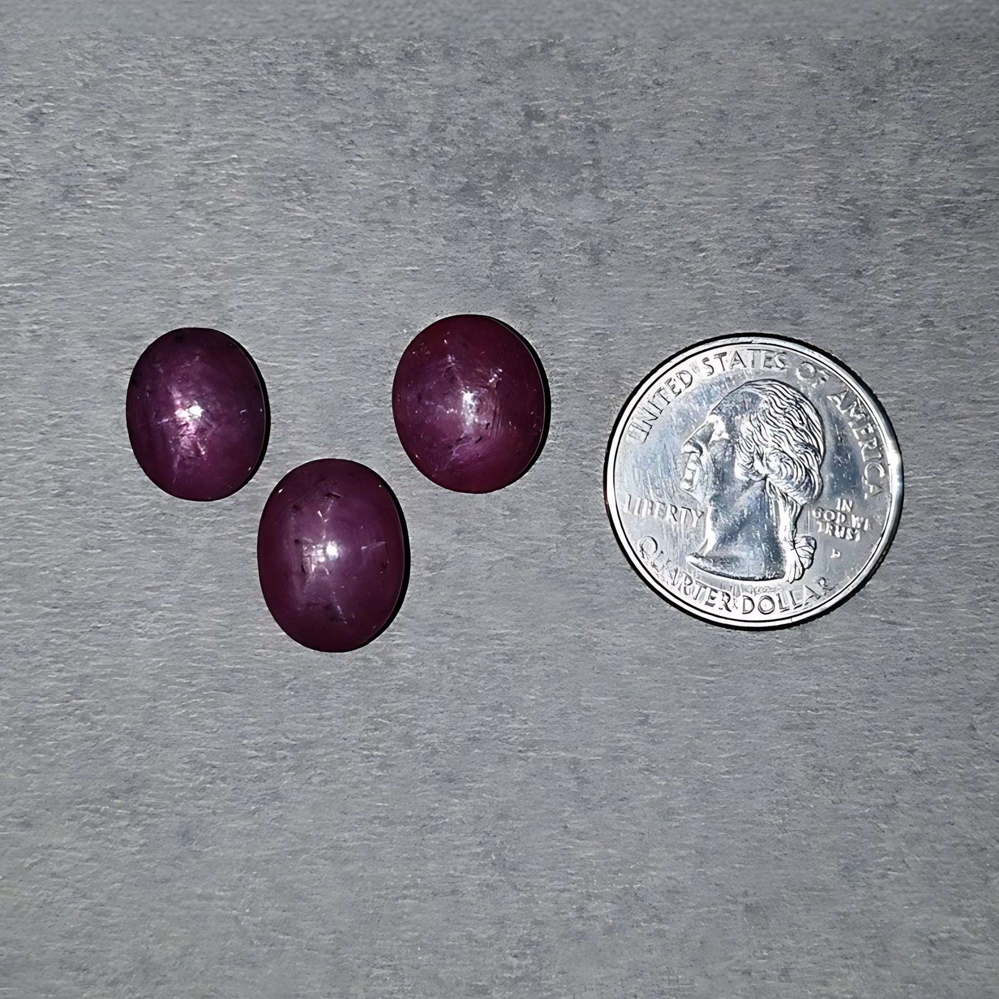 ياقوتة بيضاوية الشكل