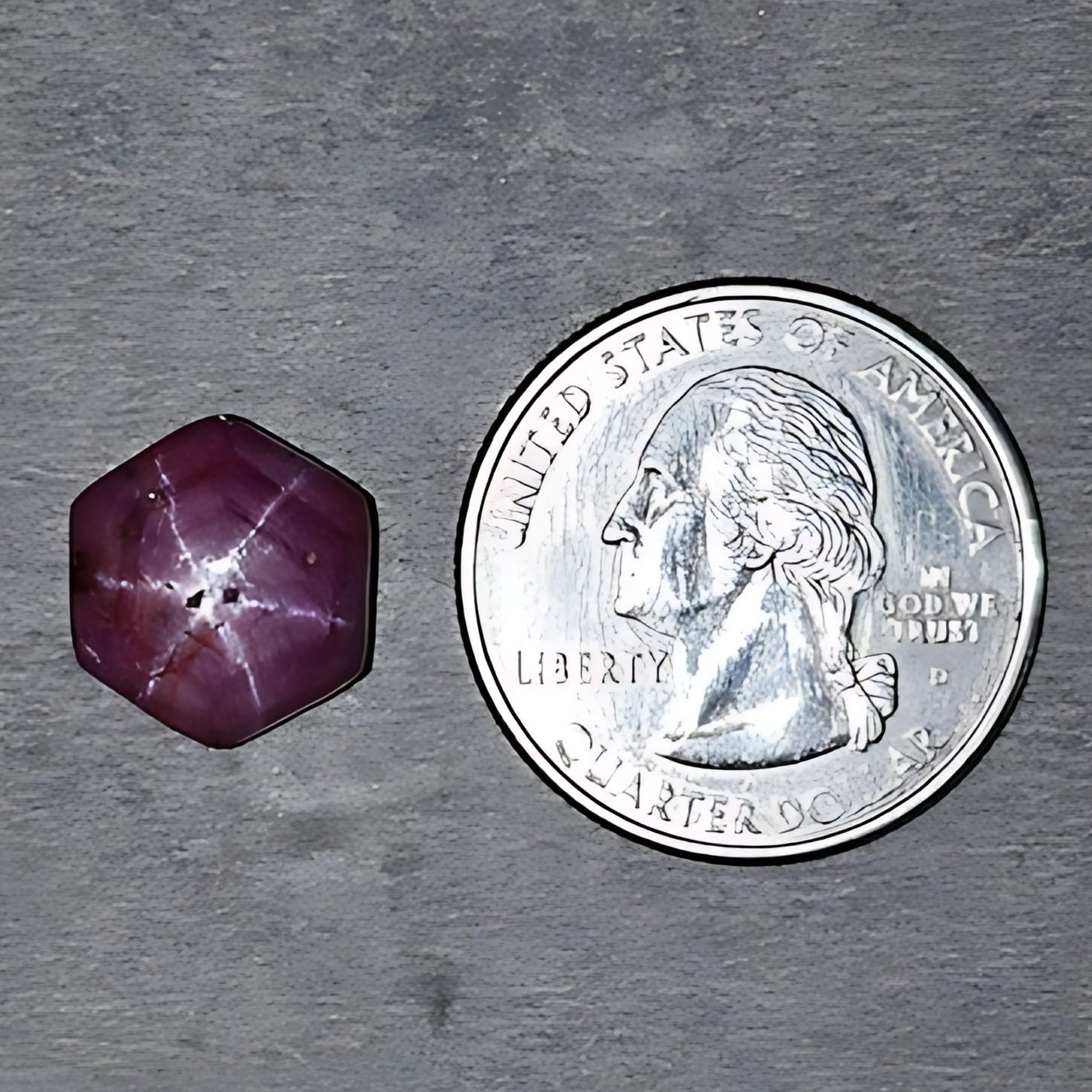 Rubis étoilé hexagonal