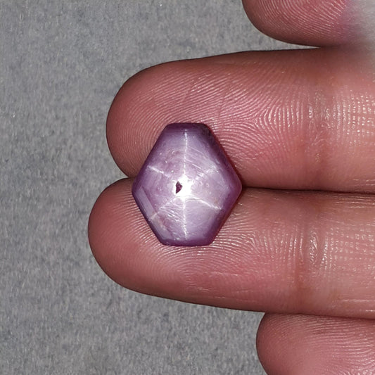Sternrubin-Cabochon