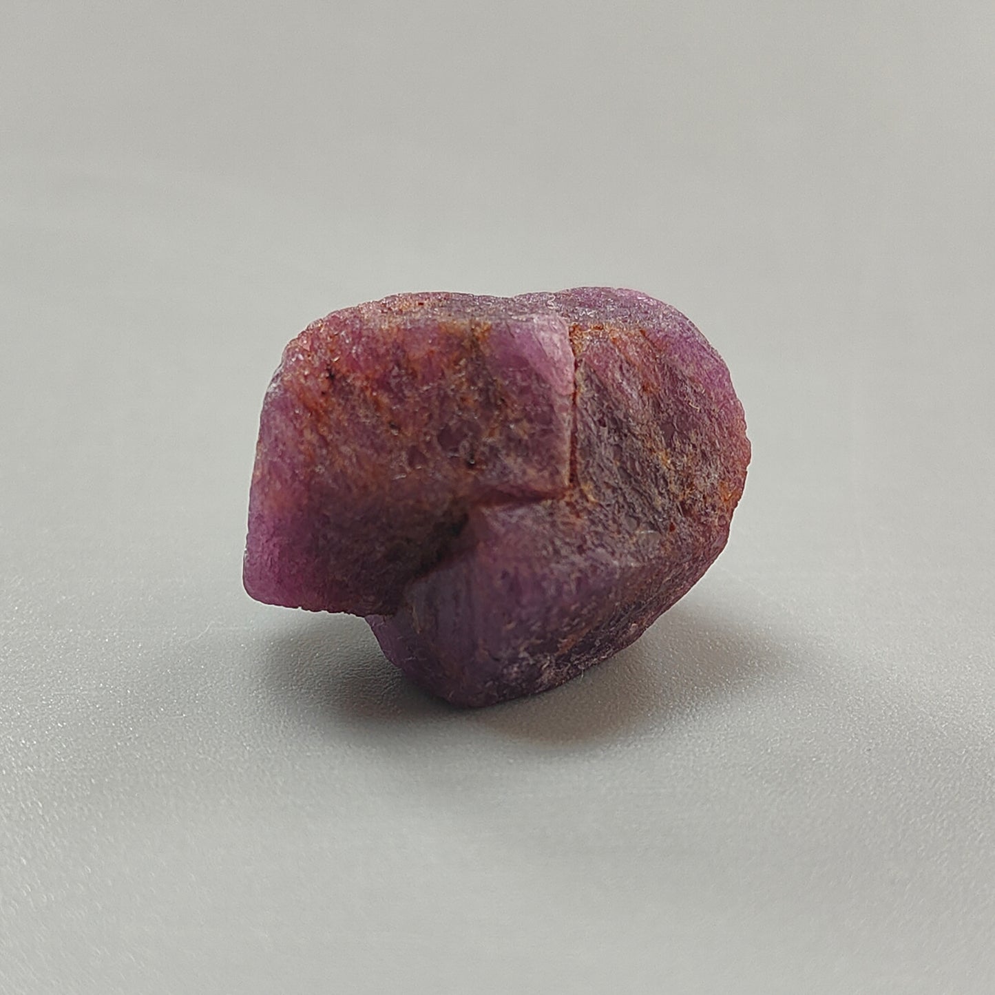 92.50cts Ruby Gemstone Crystal Raw Specimen Natural Untreated Fancy Rough Healing 26*20mm 1pc