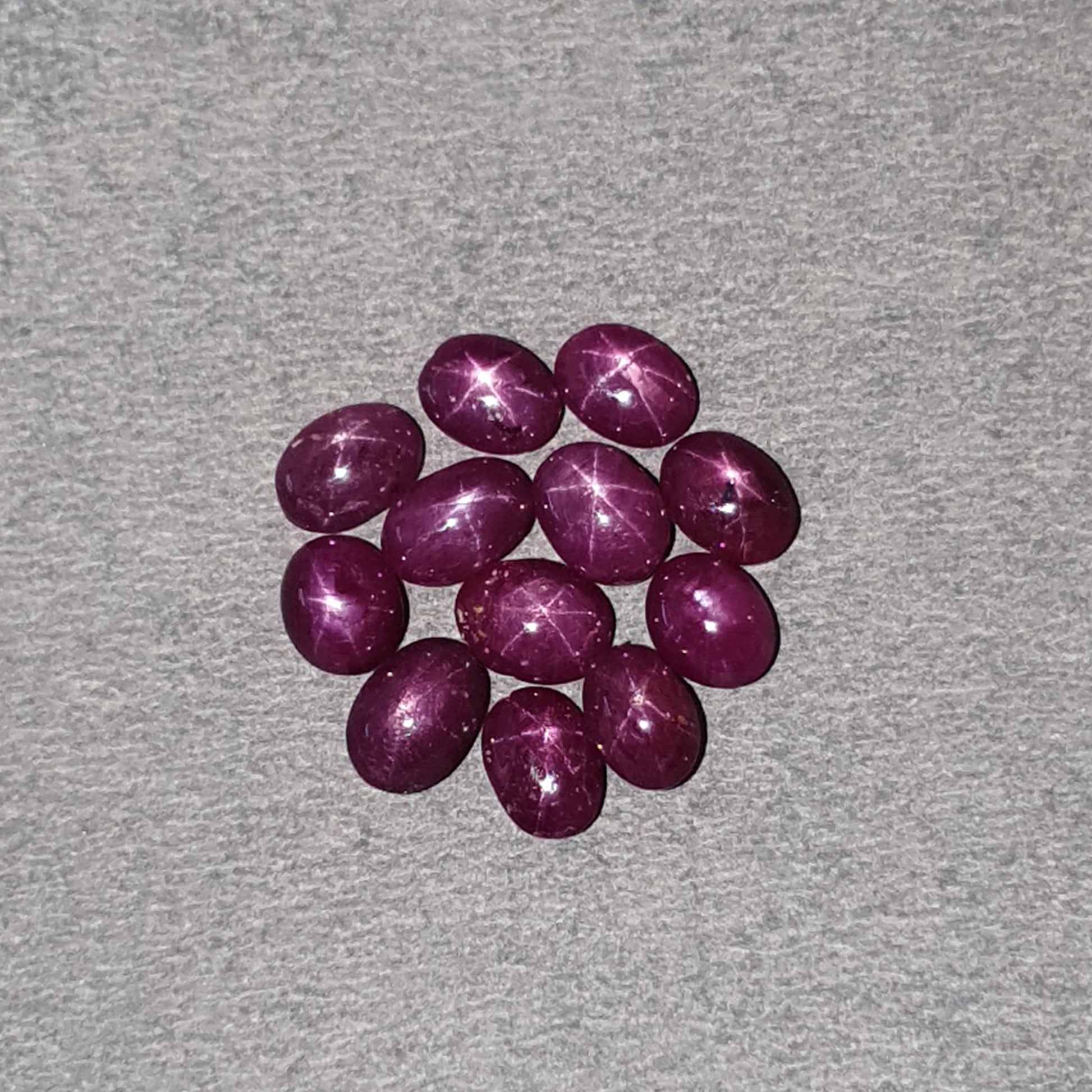 red star ruby round cabochon
