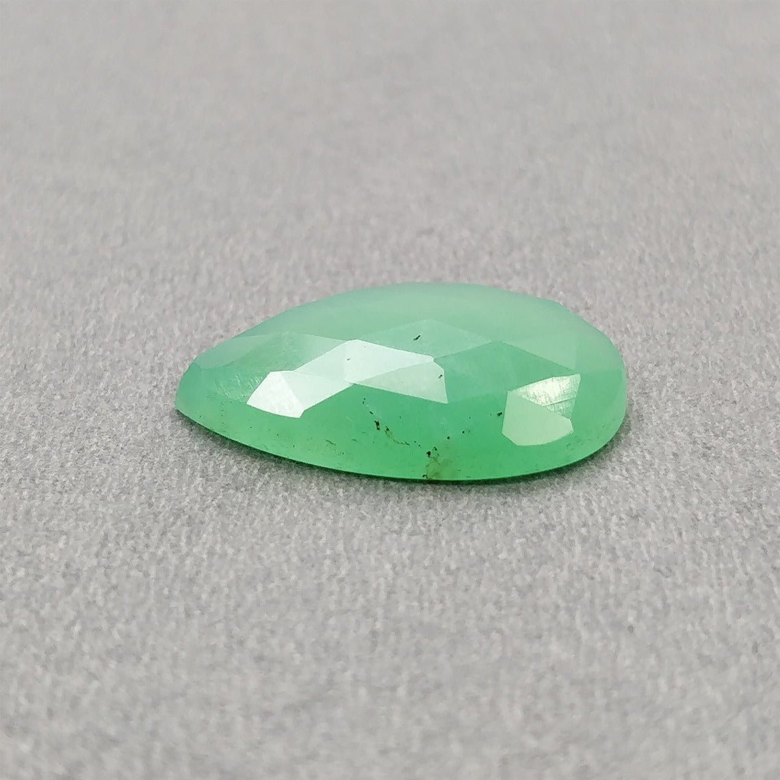 Chrysopras natürlicher unbehandelter Edelstein