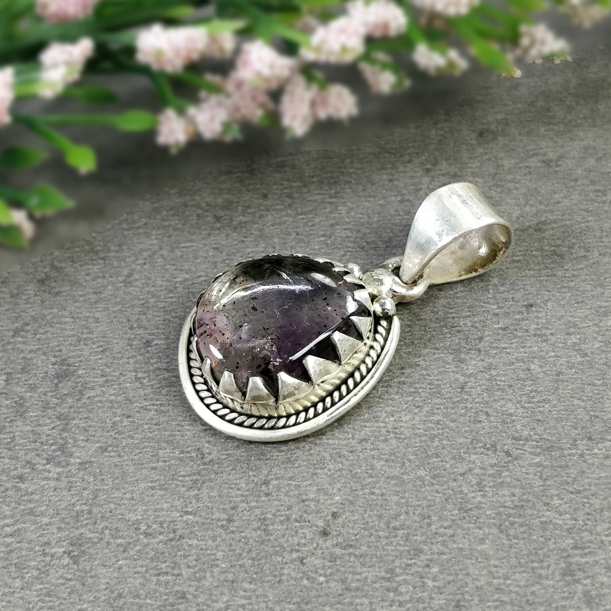 Cabochon Pendant