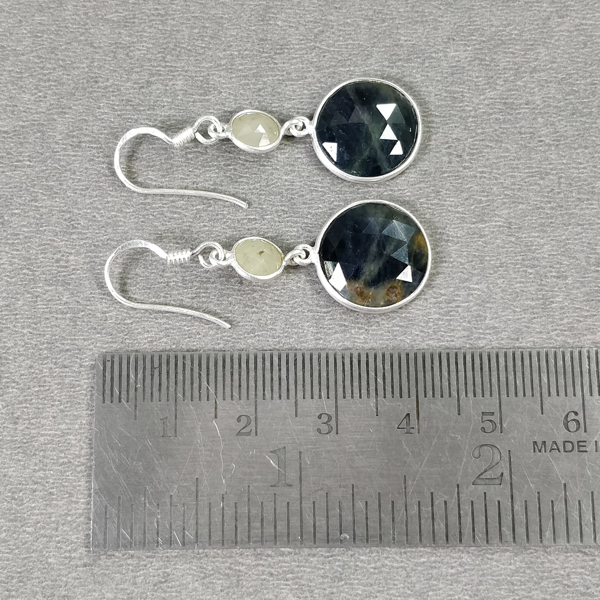 Round Shape Earring