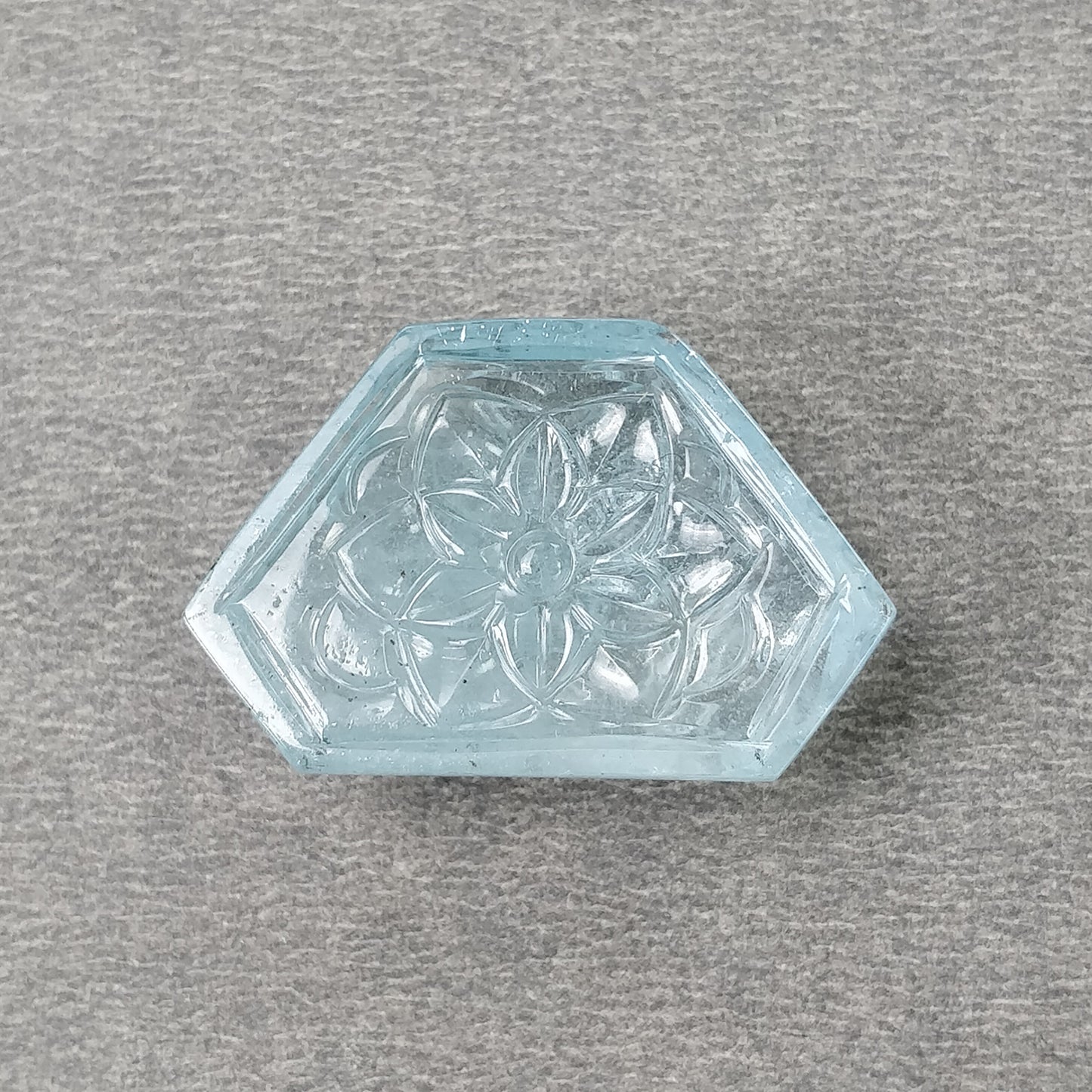 BLUE AQUAMARINE Gemstone Carving  : 32.05cts Natural Untreated Both Side Aqua Hand Carved Uneven Shape 29*19mm