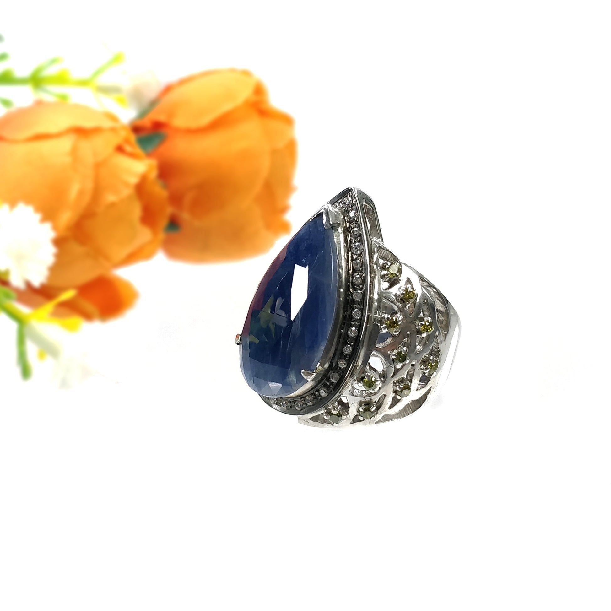 Unique Ring